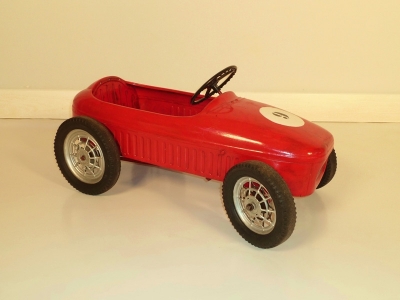 https://www.maisonsimone.com/274-large/voiture-pedale-ancienne-rouge.jpg